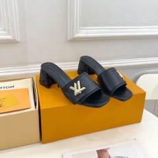 Louis Vuitton Slippers